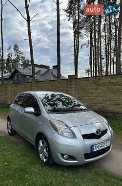 Хетчбек Toyota Yaris 2010 в 