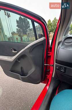 Хетчбек Toyota Yaris 2008 в 