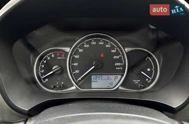 Хэтчбек Toyota Yaris 2019 в 