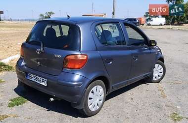 Хэтчбек Toyota Yaris 2005 в 