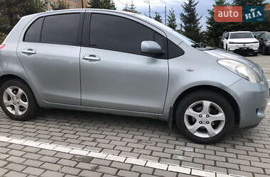 Хетчбек Toyota Yaris 2007 в 