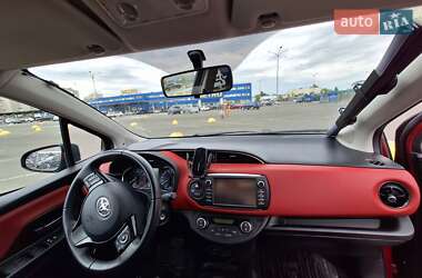 Хэтчбек Toyota Yaris 2018 в 