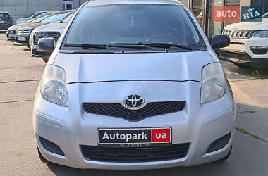 Хетчбек Toyota Yaris 2009 в 