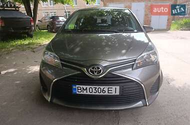 Хэтчбек Toyota Yaris 2015 в Сумах