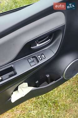 Хэтчбек Toyota Yaris 2014 в Житомире