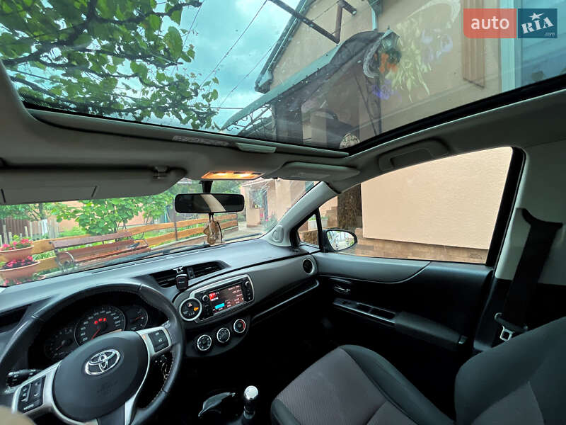 Хэтчбек Toyota Yaris 2012 в Мукачево