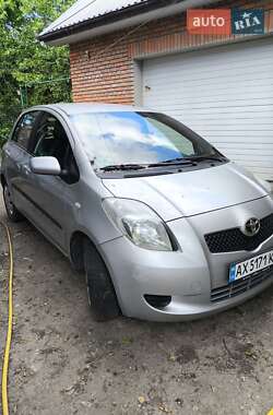 Хэтчбек Toyota Yaris 2007 в Харькове