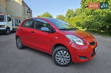Хетчбек Toyota Yaris 2009 в 