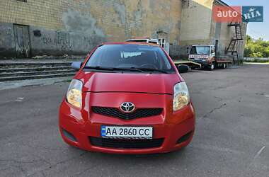 Хетчбек Toyota Yaris 2009 в 