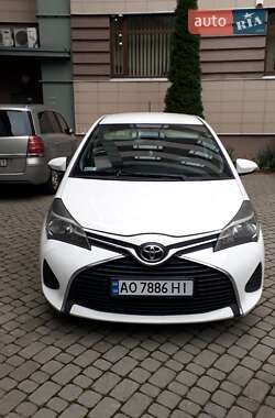 Хэтчбек Toyota Yaris 2015 в Ужгороде