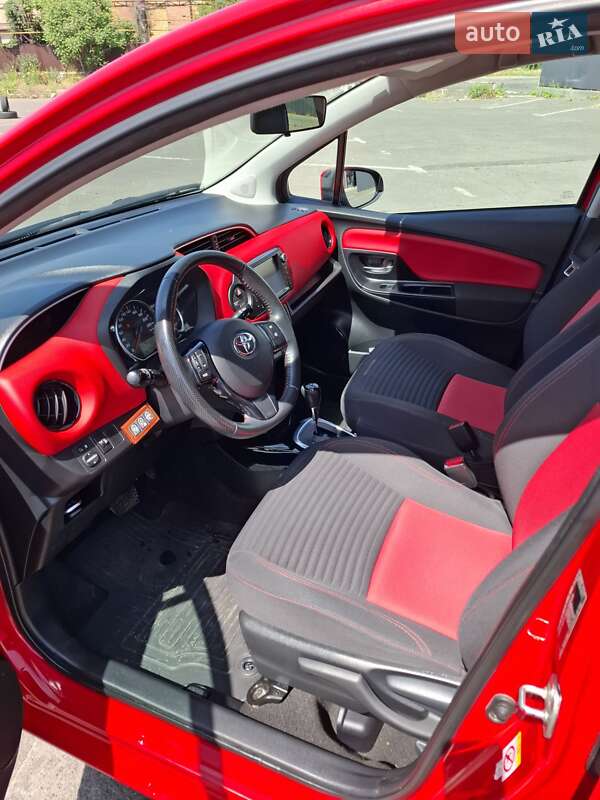 Седан Toyota Yaris 2014 в Одессе