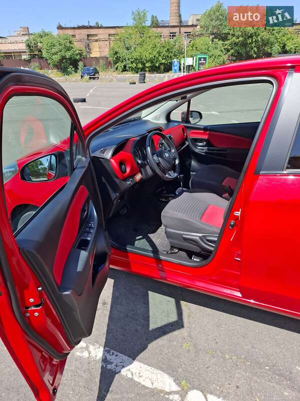 Седан Toyota Yaris 2014 в Одессе