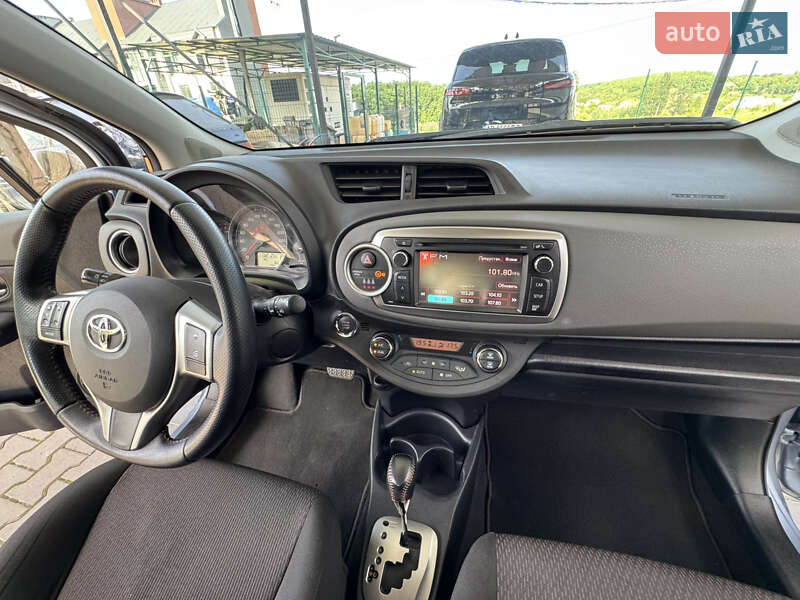 Хетчбек Toyota Yaris 2012 в Вінниці