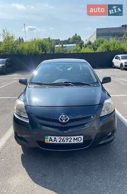Седан Toyota Yaris 2007 в Киеве