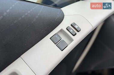 Хэтчбек Toyota Yaris 2007 в 