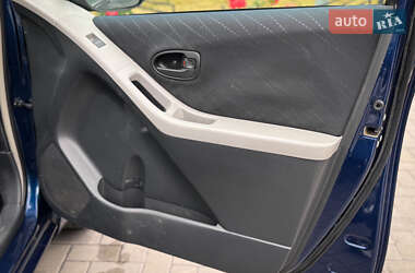 Хэтчбек Toyota Yaris 2007 в 