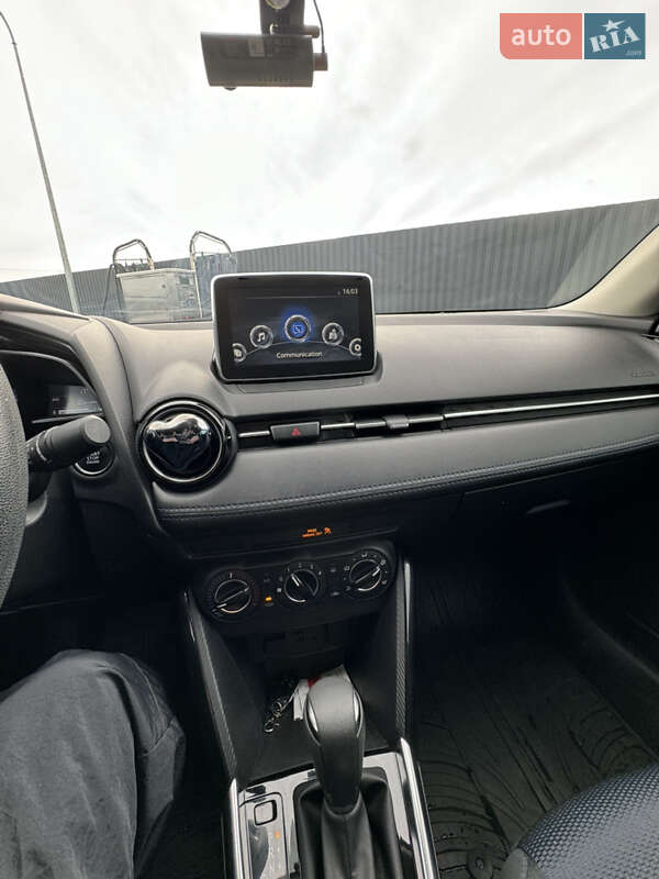 Седан Toyota Yaris 2017 в Полтаве