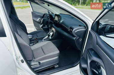 Хэтчбек Toyota Yaris 2022 в 