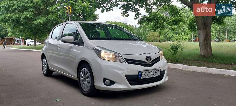 Хетчбек Toyota Yaris 2012 в Рівному