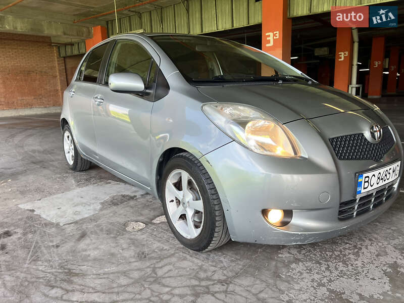 Хетчбек Toyota Yaris 2007 в Львові