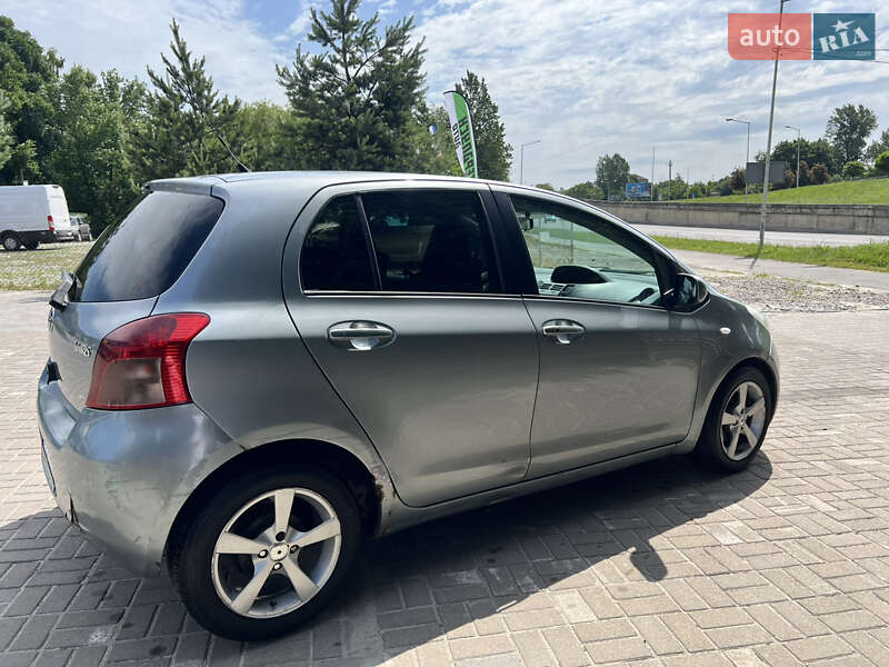 Хетчбек Toyota Yaris 2007 в Львові