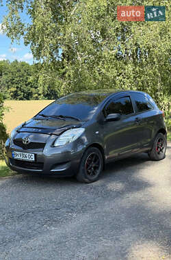 Хетчбек Toyota Yaris 2009 в 