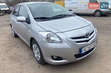Седан Toyota Yaris 2006 в Дніпрі