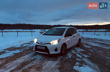 Хэтчбек Toyota Yaris 2012 в Черновцах