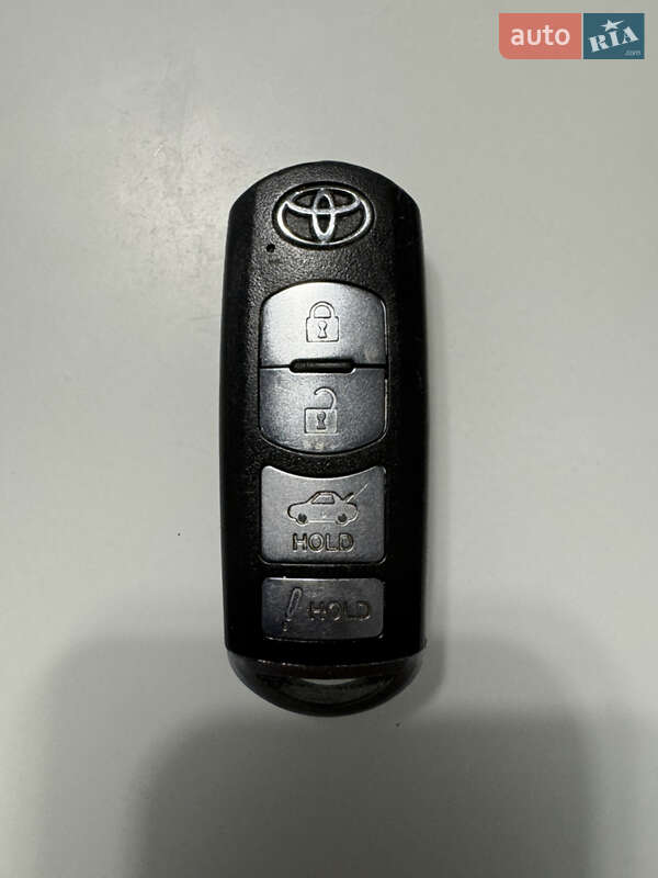 Седан Toyota Yaris 2017 в Полтаве