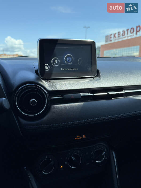 Седан Toyota Yaris 2017 в Полтаве