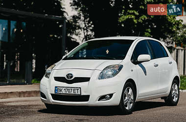 Хэтчбек Toyota Yaris 2010 в Дубно