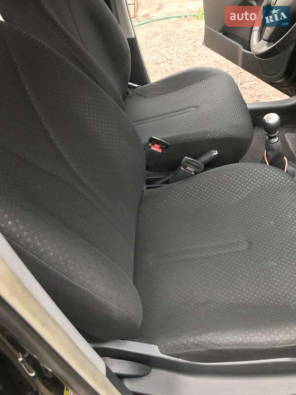 Хэтчбек Toyota Yaris 2011 в Умани