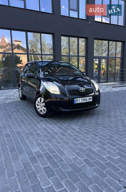 Хетчбек Toyota Yaris 2006 в Полтаві