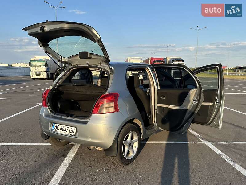 Хетчбек Toyota Yaris 2008 в Львові