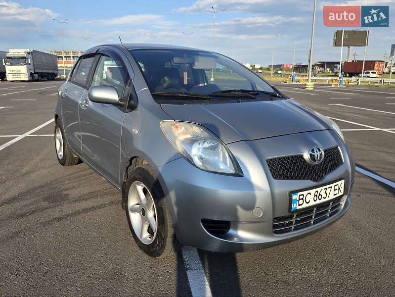 Хетчбек Toyota Yaris 2008 в Львові