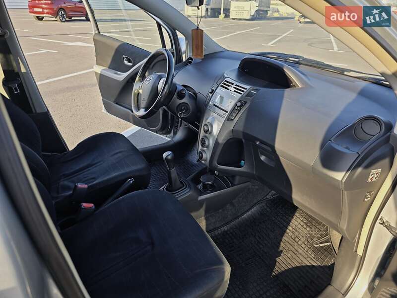 Хетчбек Toyota Yaris 2008 в Львові