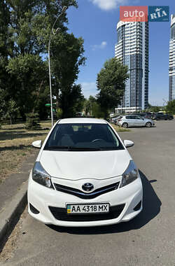 Хетчбек Toyota Yaris 2013 в Києві