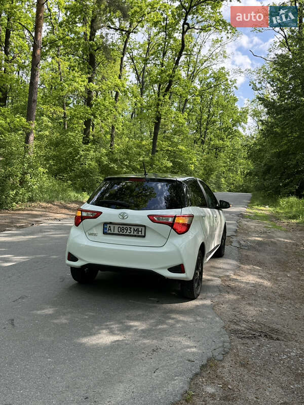 Хэтчбек Toyota Yaris 2017 в Киеве