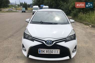 Хетчбек Toyota Yaris 2015 в Рівному