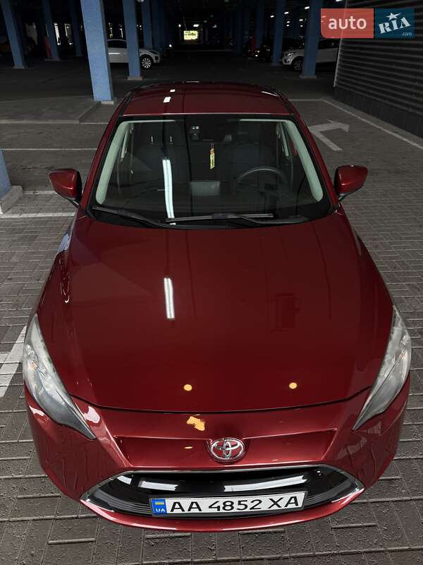 Седан Toyota Yaris 2016 в Киеве