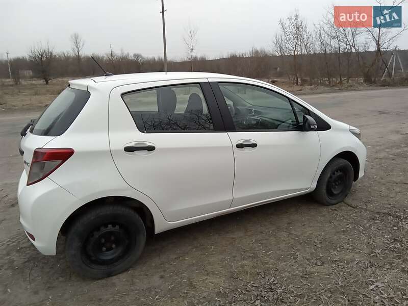 Хетчбек Toyota Yaris 2012 в Кролевці фото 5 Хетчбек Toyota Yaris 2012 в Кролевці