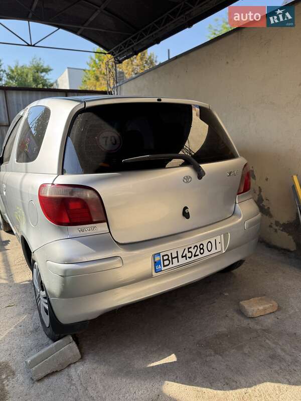Хетчбек Toyota Yaris 2000 в Одесі