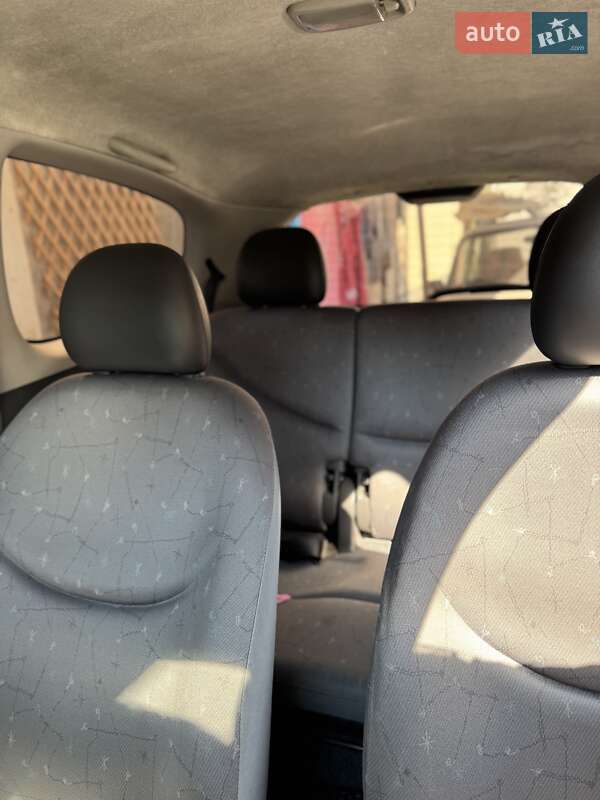 Хетчбек Toyota Yaris 2000 в Одесі