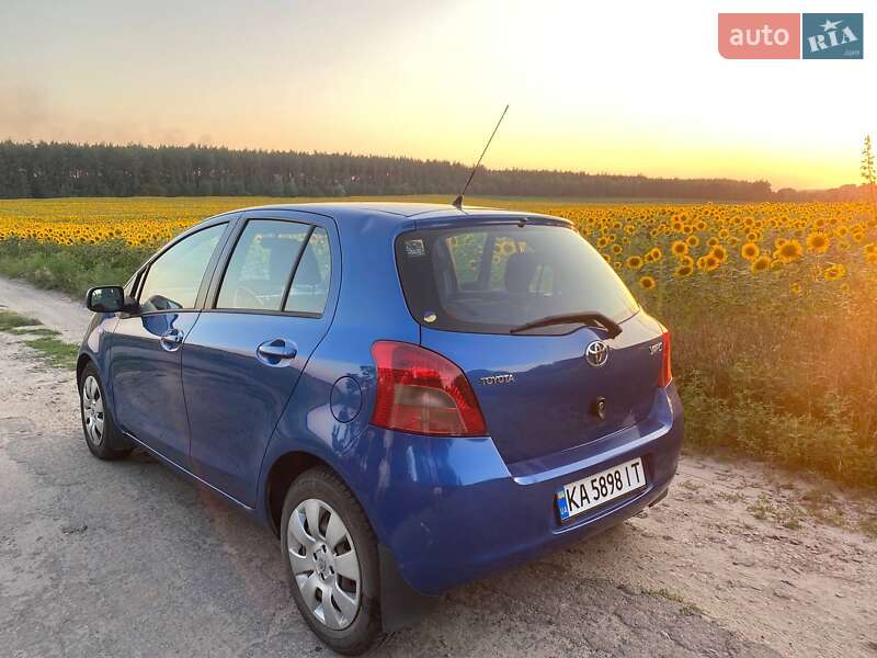 Хэтчбек Toyota Yaris 2006 в Борисполе