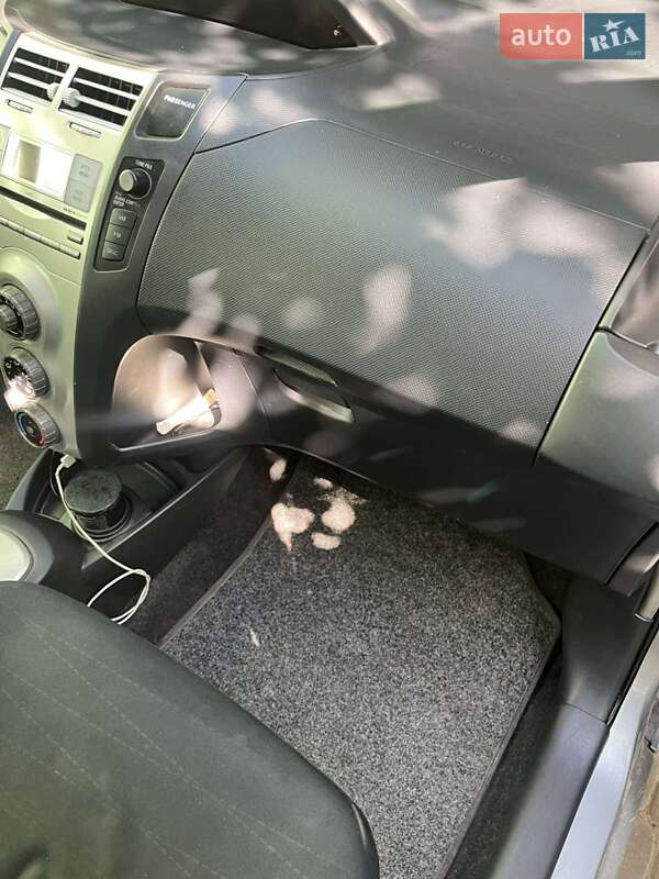 Хэтчбек Toyota Yaris 2006 в Стрые
