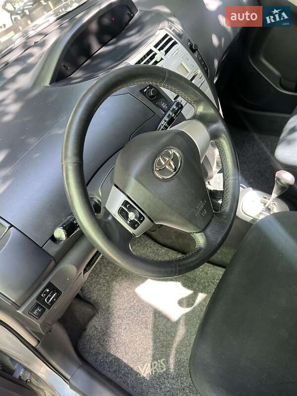 Хэтчбек Toyota Yaris 2006 в Стрые