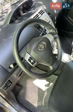 Хэтчбек Toyota Yaris 2006 в 