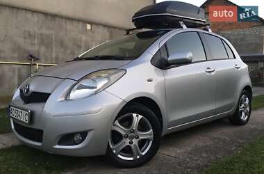 Хэтчбек Toyota Yaris 2010 в Хусте