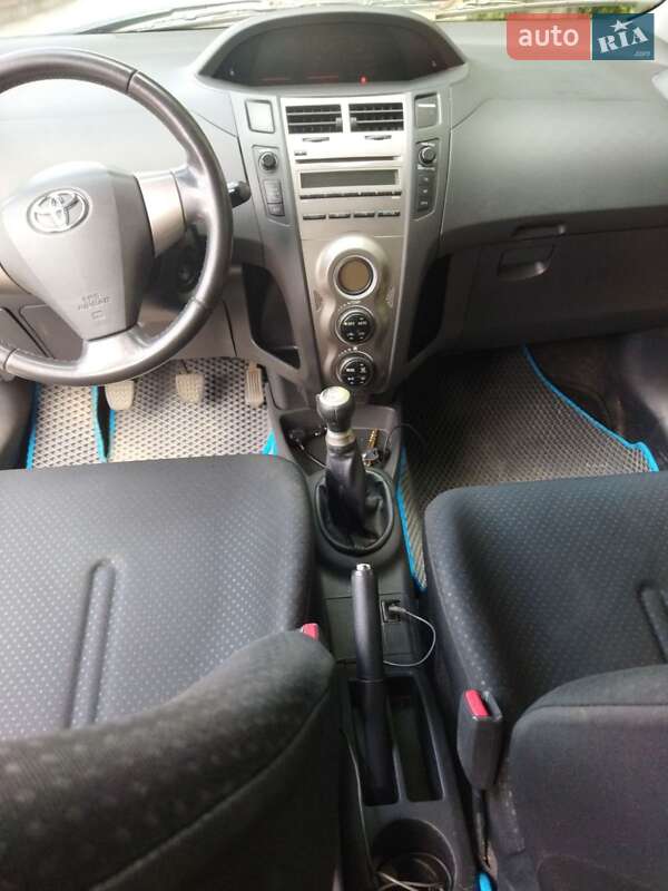 Хэтчбек Toyota Yaris 2010 в Львове