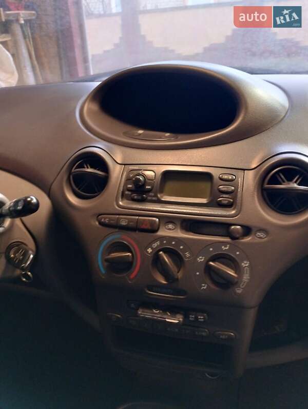 Хетчбек Toyota Yaris 1999 в Дніпрі